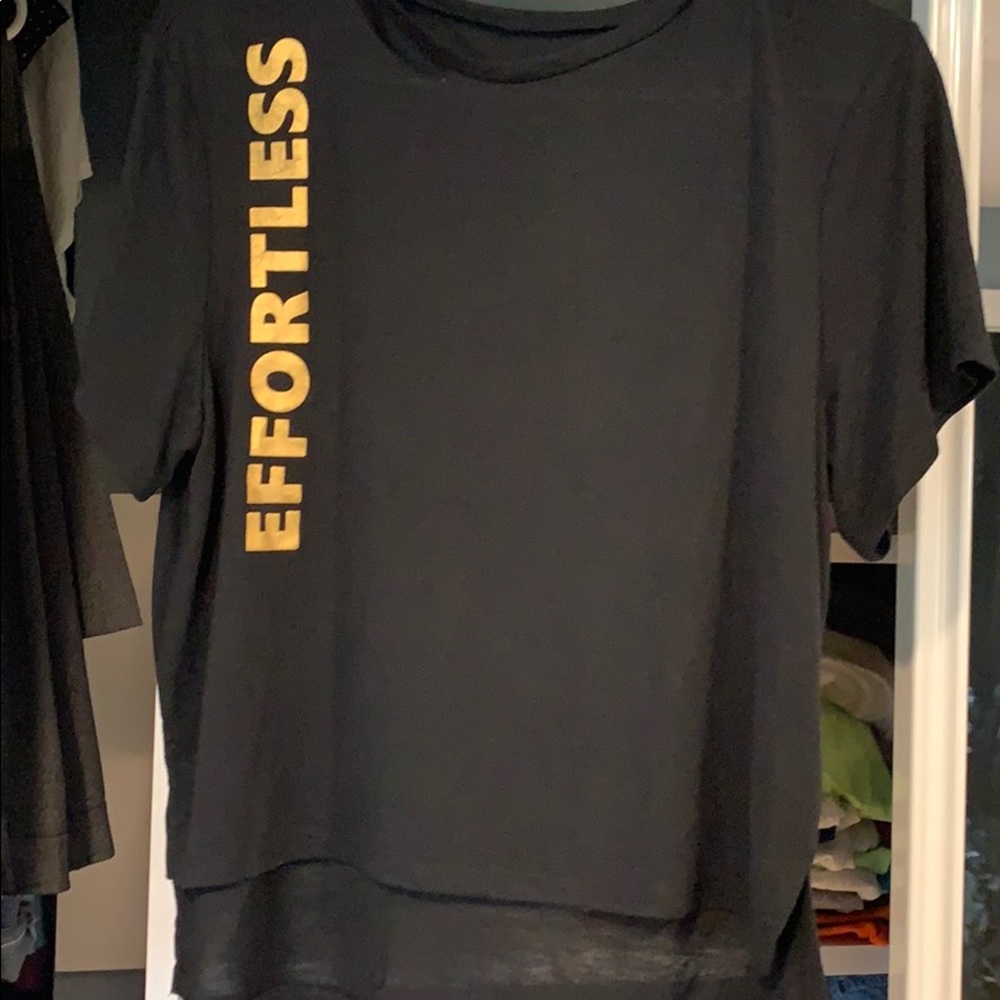 Tshirt “effortless” T by Sam Edelman.